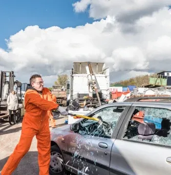 Bratislava Ultimat Demolering med Tank