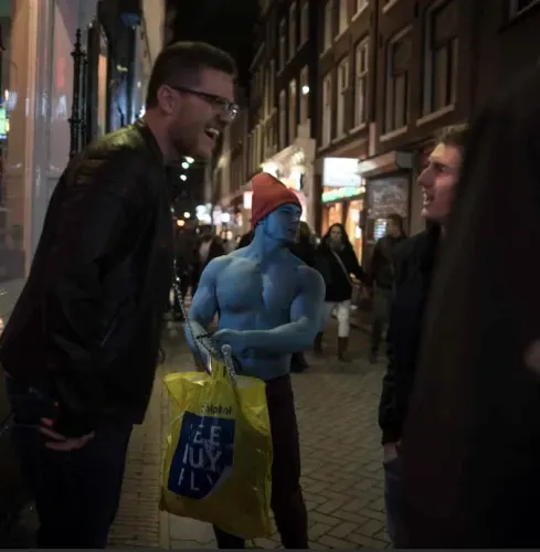 Amsterdam Smurf-pubrunda med kortväxta Amsterdam Smurf-pubrunda med kortväxta