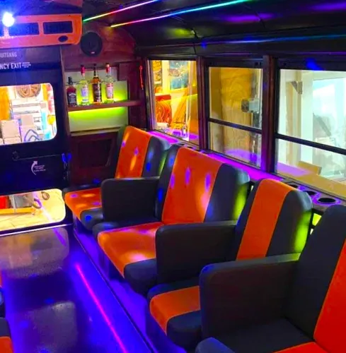 Amsterdam Skolpartybuss — transfer till och från flygplatsen Amsterdam Skolpartybuss — transfer till och från flygplatsen